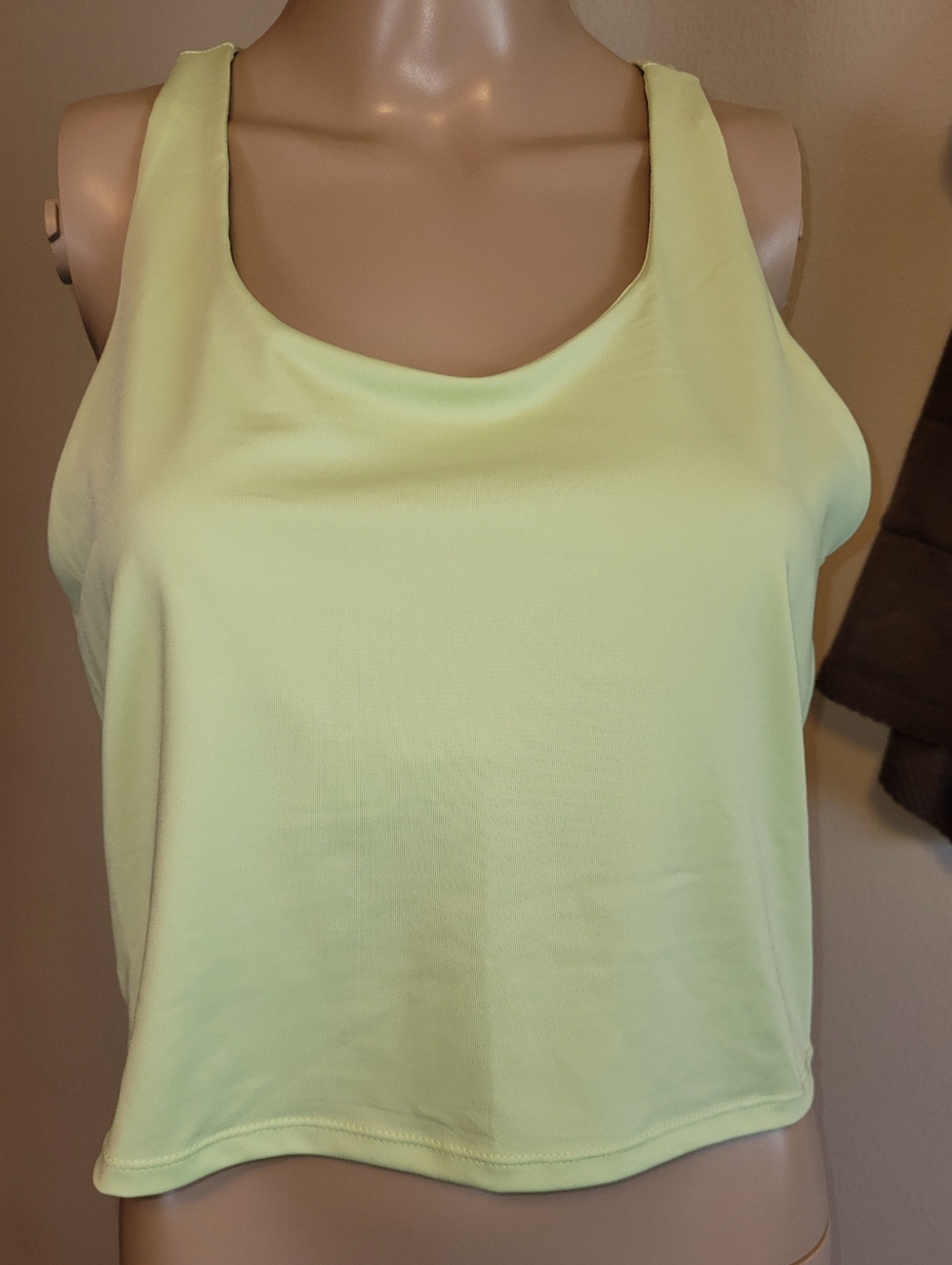 Pro Players Women's Pale Lime Tank Top - Lightweight Sleeveless Crop Size L.